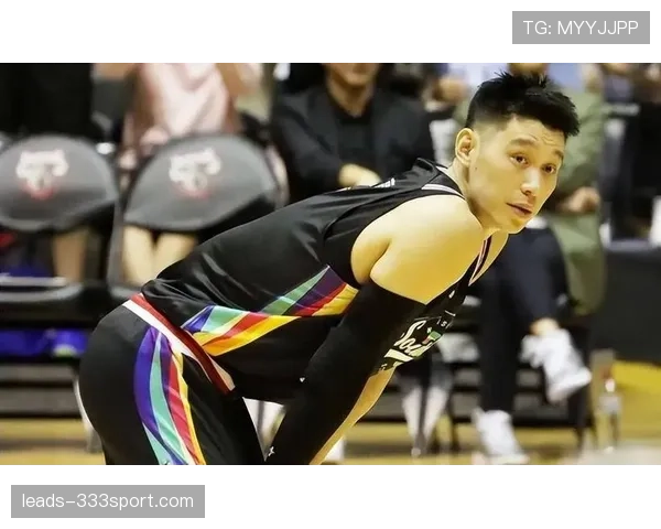 林书豪凌晨还在豪宅练球,这生活节奏跟普通人怎么比? 林书豪凌晨还在豪宅练球,这生活节奏跟普通人怎么比?